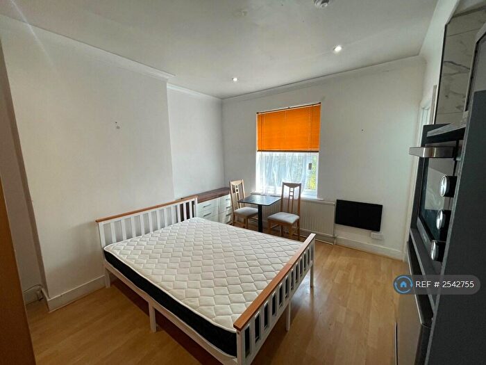 Studio To Rent In Butler Road, Harrow, HA1