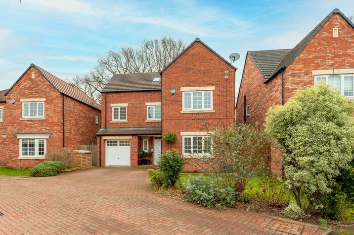 5 Bedroom Detached House For Sale In Bursary Court, Dringhouses, York, YO24