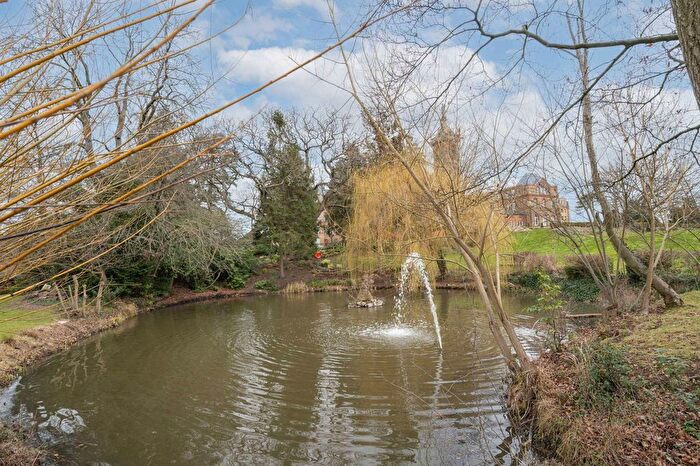 4 Bedroom Property To Rent In Holborn Close, Mill Hill, London, NW7