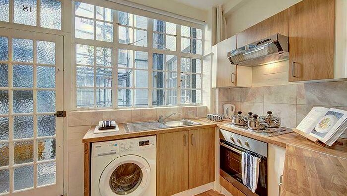 2 Bedroom Apartment To Rent In Park Road, St Johns Wood, NW8