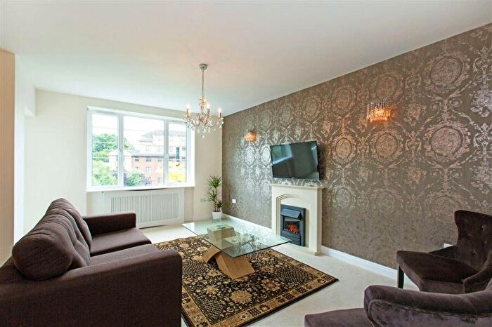 3 Bedroom Flat To Rent In Finchley Road, Hampstead, NW3