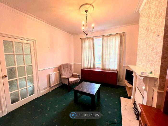 3 Bedroom Terraced House To Rent In Collingwood Road, Sutton, SM1