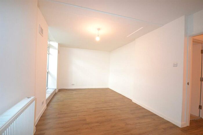 1 Bedroom Flat To Rent In Brunswick Place, Hove, BN3