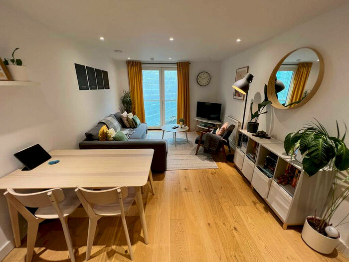 1 Bedroom Apartment To Rent In Devizes Street, London, N1