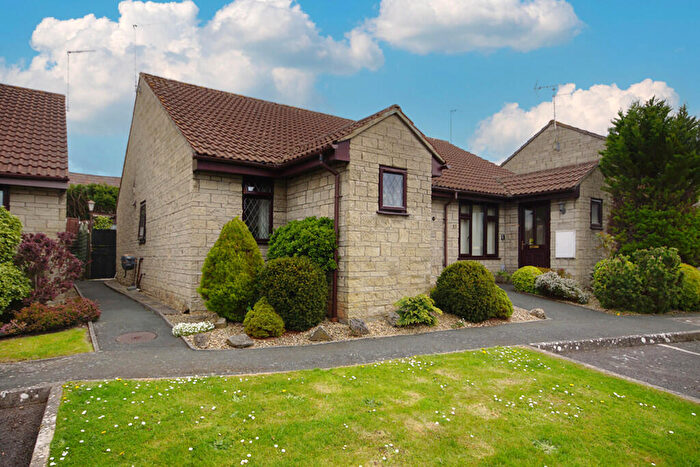 2 Bedroom Semi-Detached Bungalow For Sale In Newman Close, Westerleigh, BS37