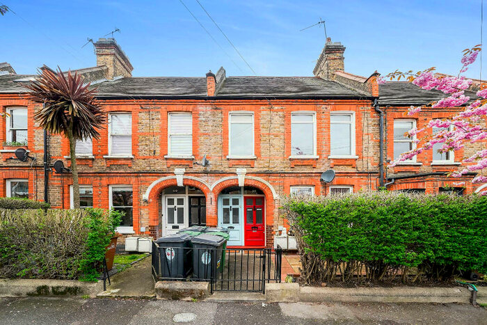 2 Bedroom Flat To Rent In Diana Road, London, E17
