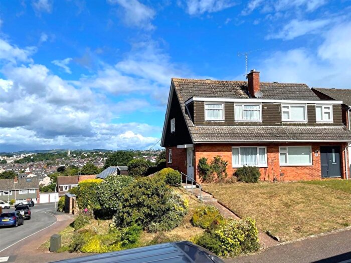 3 Bedroom Semi Detached House For Sale In Spinney Close, Broadfields, Exeter, EX2