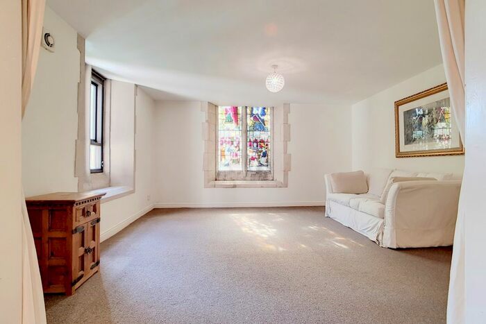 2 Bedroom Flat To Rent In St Stephens Court, St Stephens Road, W13