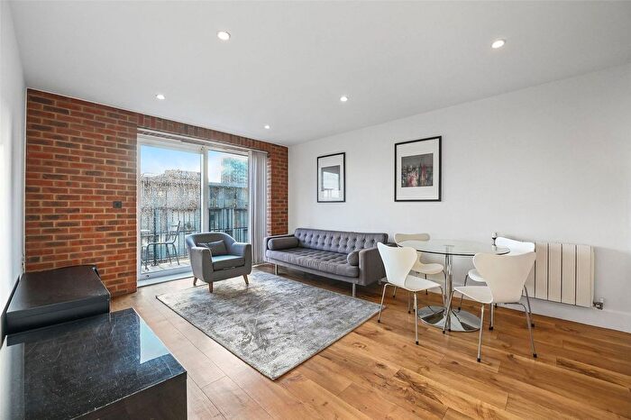 2 Bedroom Flat For Sale In Warehouse Court, Major Draper Street, Woolwich, London, SE18