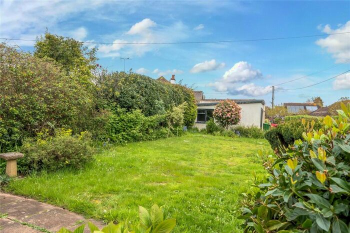 2 Bedroom Detached House For Sale In Yarde Close, Sidmouth, Devon, EX10