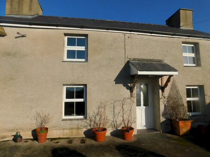 4 Bedroom Farmhouse To Rent In Llanrhystud, SY23