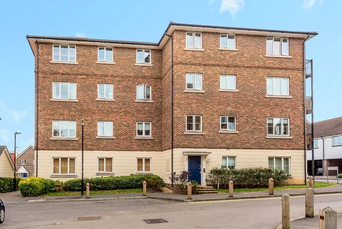 2 Bedroom Flat To Rent In Baker Crescent, Dartford, DA1