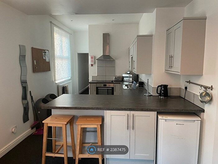 5 Bedroom End Of Terrace House To Rent In Hatrell Street, Newcastle-Under-Lyme, ST5