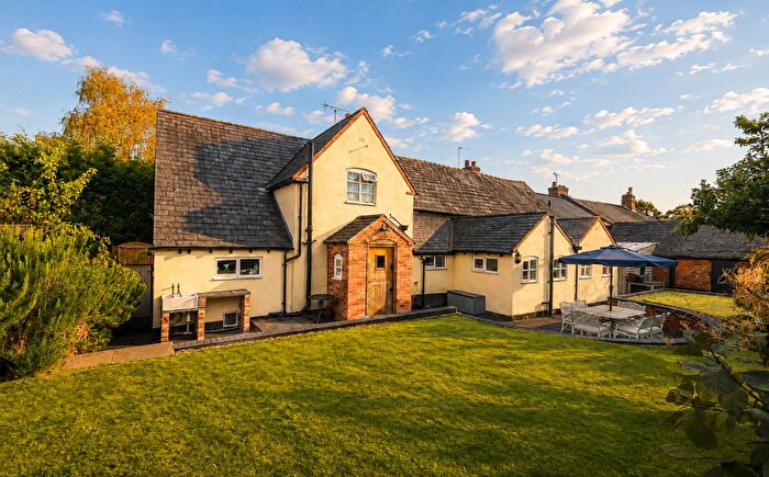 3 Bedroom Cottage For Sale In Main Street, Barton Under Needwood, DE13