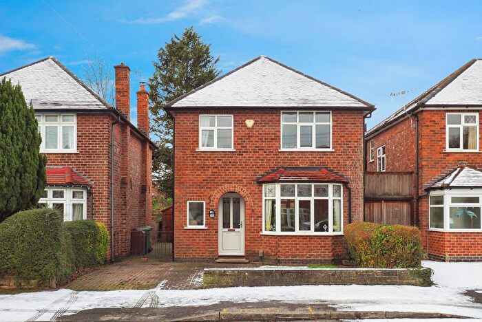3 Bedroom Detached House For Sale In Russell Avenue, Wollaton, Nottingham, NG8
