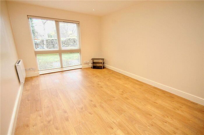 1 Bedroom Flat To Rent In Morden Road, Mitcham, CR4