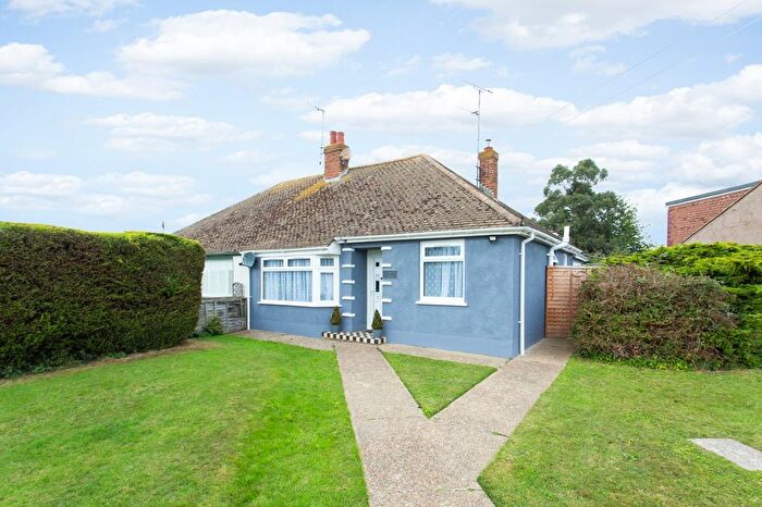 3 Bedroom Bungalow For Sale In Poplar Drive, Herne Bay, Kent, CT6