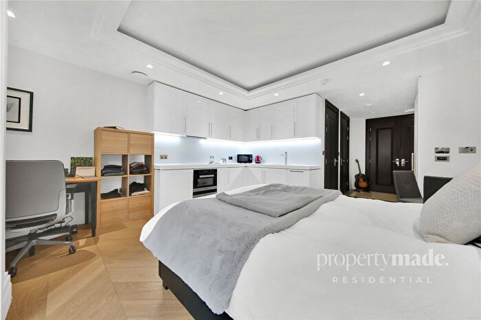 Studio To Rent In Strand, London, WC2R