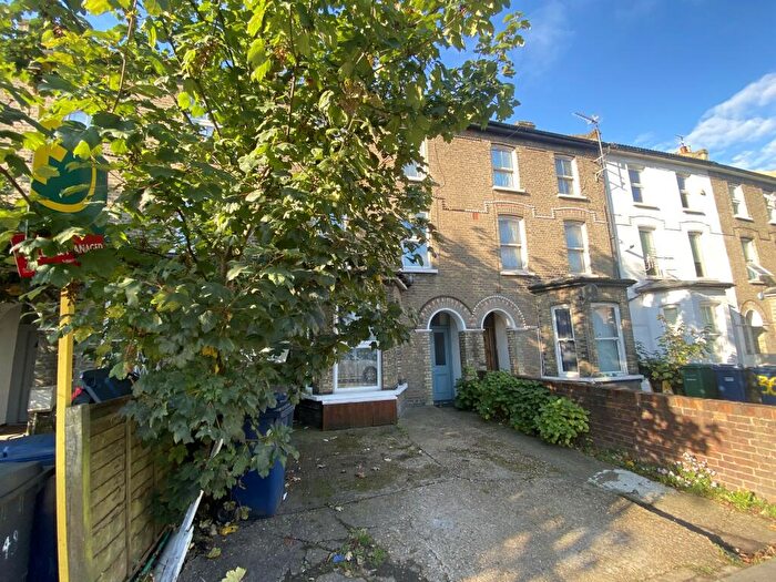 2 Bedroom Flat For Sale In Flat B, Lichfield Road, Cricklewood, London, NW2