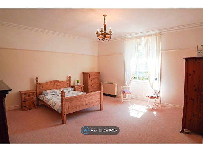 2 Bedroom Flat To Rent In Imperial Hotel, Exeter, EX4