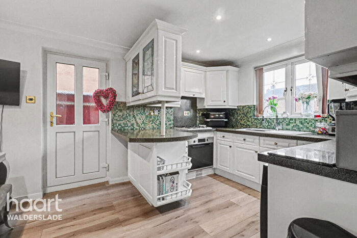 3 Bedroom Link Detached House For Sale In Wiltshire Close, Walderslade, Chatham, ME5