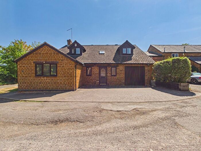 4 Bedroom Detached House For Sale In Beech Lane, Kislingbury, NN7