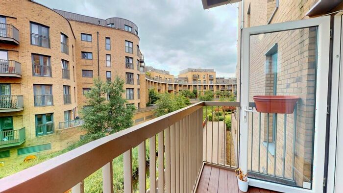 2 Bedroom Apartment To Rent In Whitestone Way, Croydon, CR0