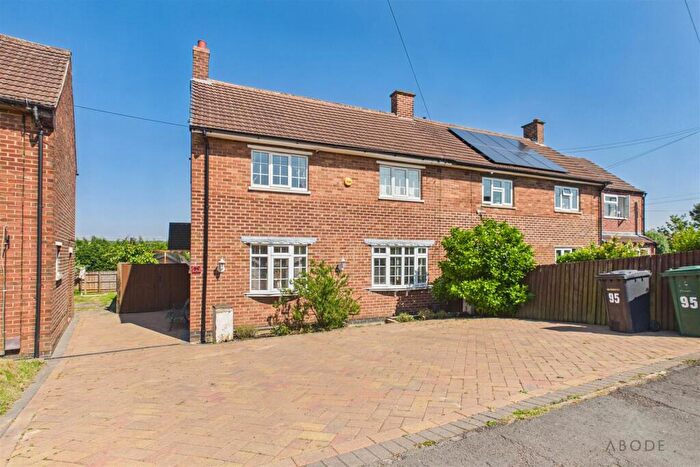 3 Bedroom Semi-Detached House For Sale In Salisbury Drive, Midway, Swadlincote, DE11