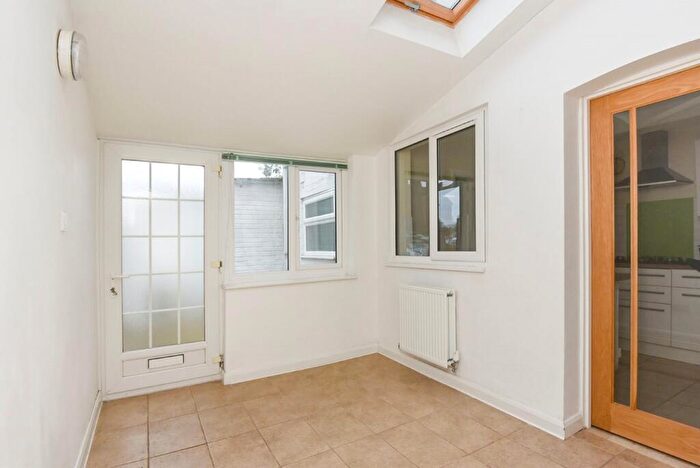 2 Bedroom Flat To Rent In Station Road, Mickleover, Derby, DE3