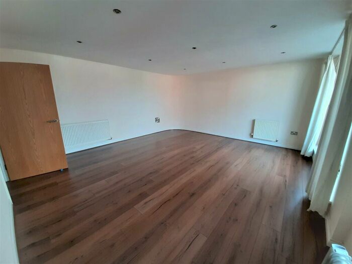 1 Bedroom Flat To Rent In Watkin Road, Leicester, LE2