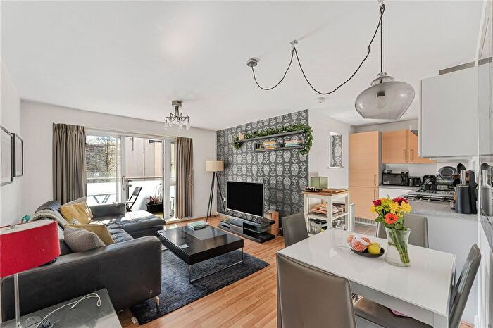 2 Bedroom Flat For Sale In Merchant Street, London, E3