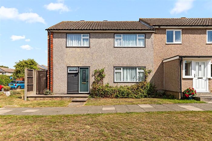 4 Bedroom End Of Terrace House For Sale In Joyners Field, Harlow, CM18