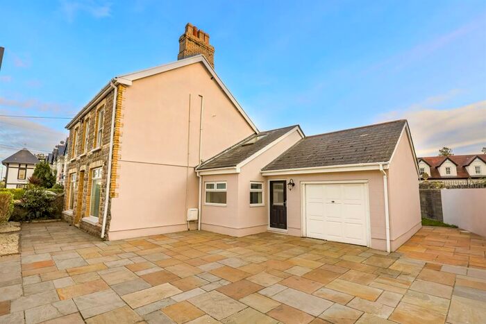 5 Bedroom House To Rent In New Road, Porthcawl, CF36