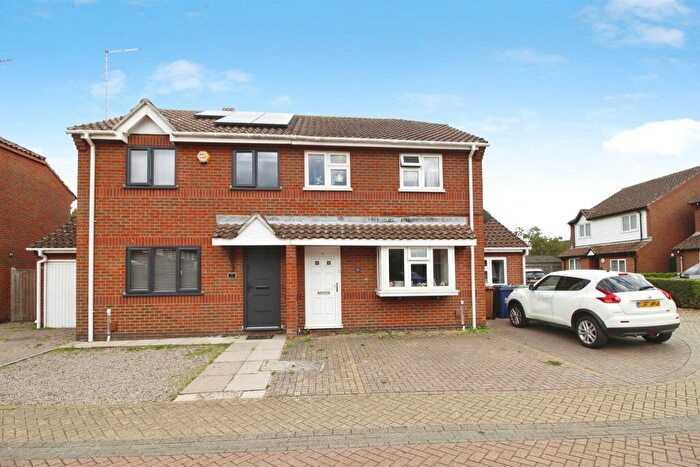 3 Bedroom Semi-Detached House For Sale In The Green, March, PE15