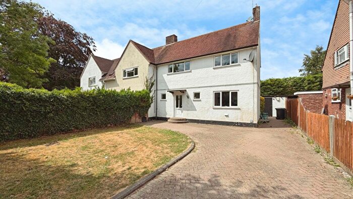 3 Bedroom Semi-detached House To Rent In Newport Road, Newbury, RG14