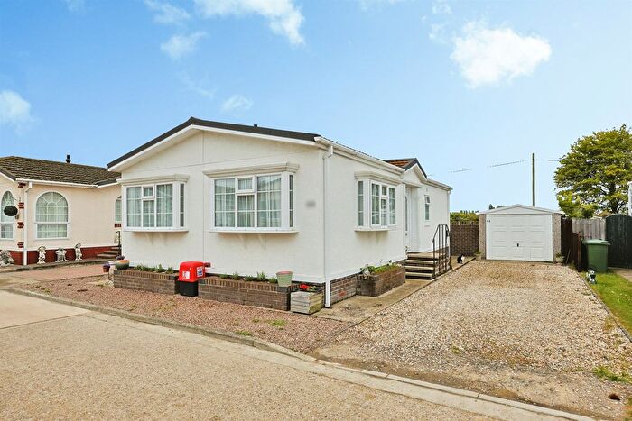 2 Bedroom Park Home For Sale In Redhill Park, Watton, Thetford, IP25