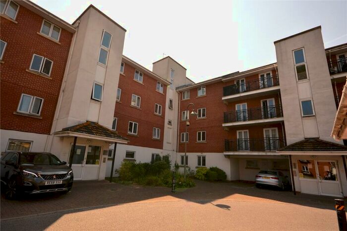 2 Bedroom Flat To Rent In Chantry Close, London, SE2