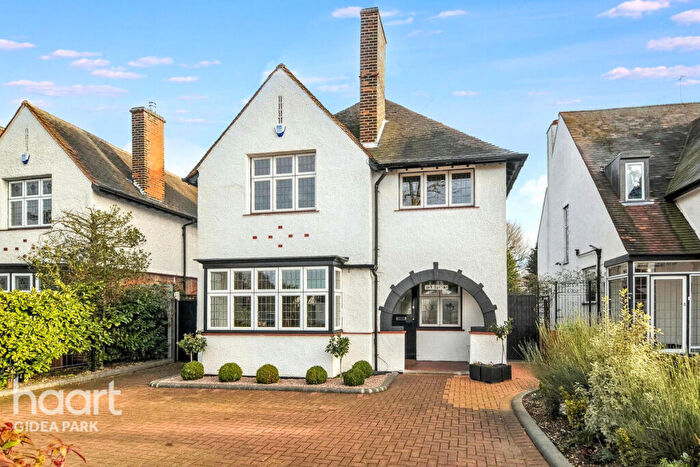 4 Bedroom Detached House For Sale In Balgores Lane, Exhibition, Gidea Park, RM2