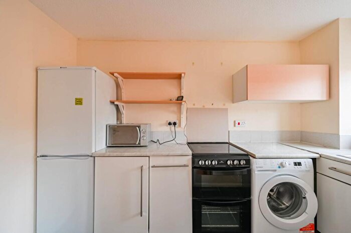 1 Bedroom Flat For Sale In Ringwood Gardens, Isle Of Dogs, London, E14