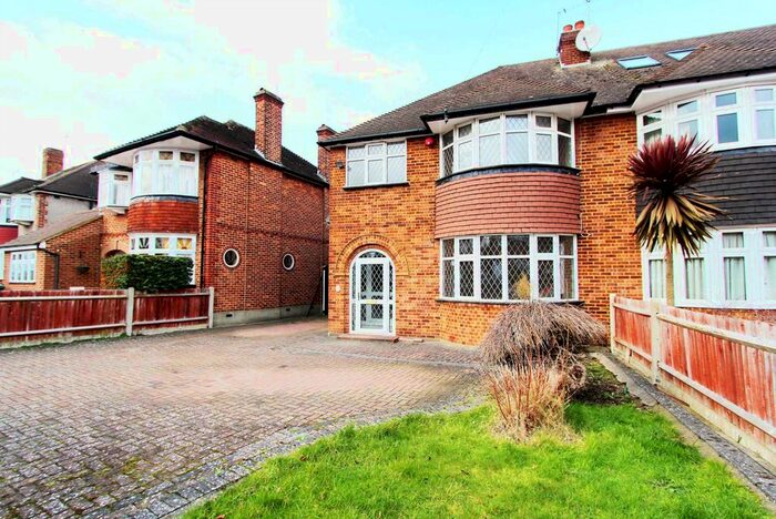 3 Bedroom Semi Detached House For Sale In Downfield, Worcester Park, KT4
