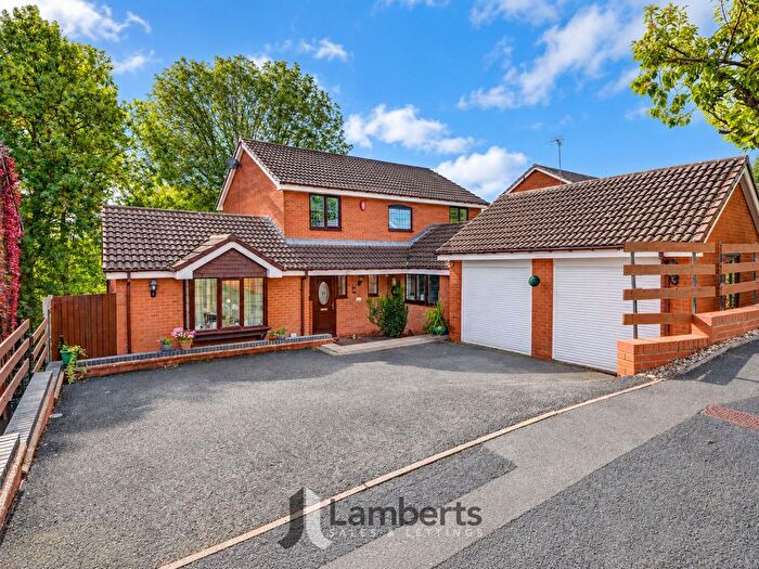 5 Bedroom Detached House For Sale In Yeadon Close, Webheath, B97