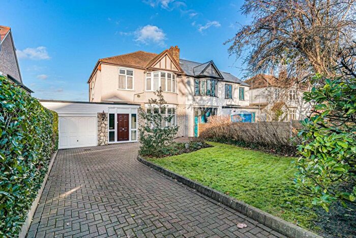 3 Bedroom Semi Detached House For Sale In Chinbrook Road, London, SE12