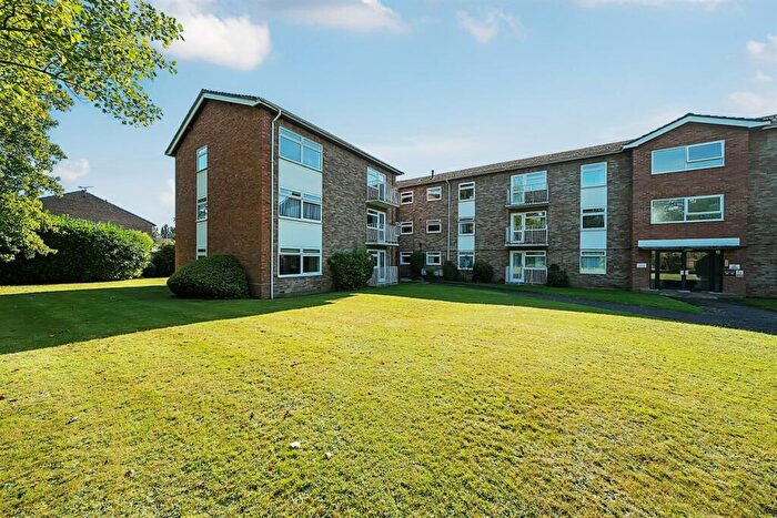 2 Bedroom Apartment To Rent In Caroline Court, Bath Road, Reading, RG1