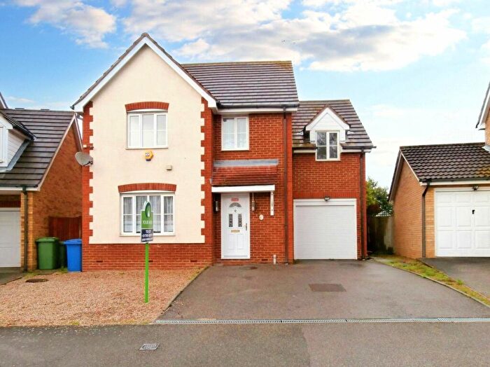 4 Bedroom Detached House To Rent In Recreation Way, Kemsley, Sittingbourne, Kent, ME10