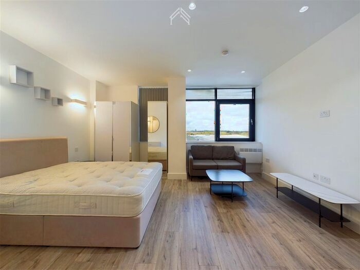 Studio To Rent In Akron House, London, TW8