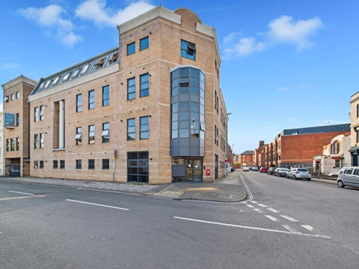 2 Bedroom Apartment For Sale In Park Road, Gloucester, Gloucestershire, GL1