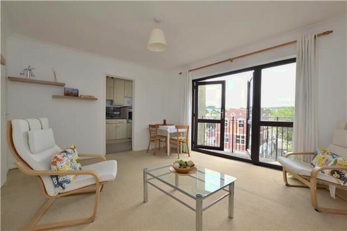 2 Bedroom Flat To Rent In Melcombe Road, Bath, BA2
