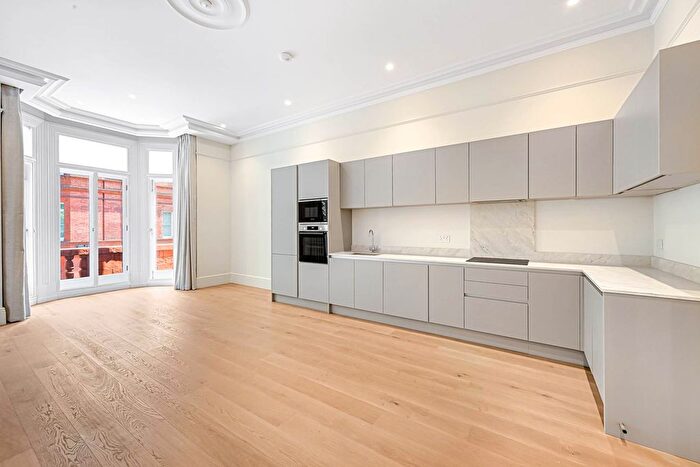 1 Bedroom Flat To Rent In Lower Sloane Street, London, SW1W