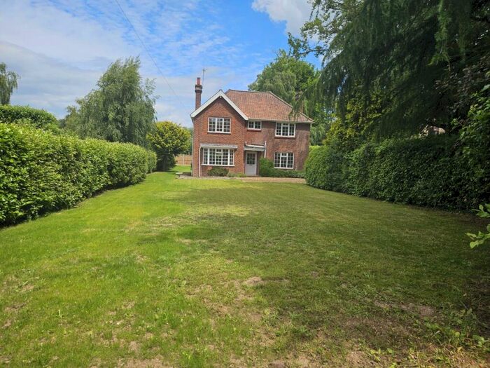 4 Bedroom Detached House To Rent In Taverham Road, Norwich, NR8