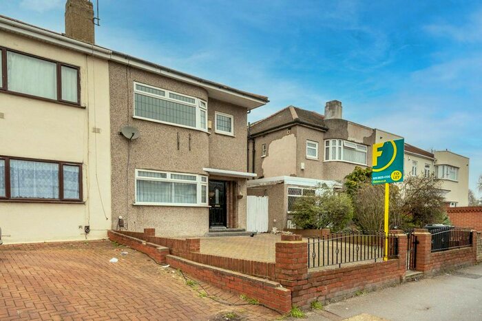 3 Bedroom Semi-Detached House To Rent In Eastern Avenue, Newbury Park, Ilford, IG2